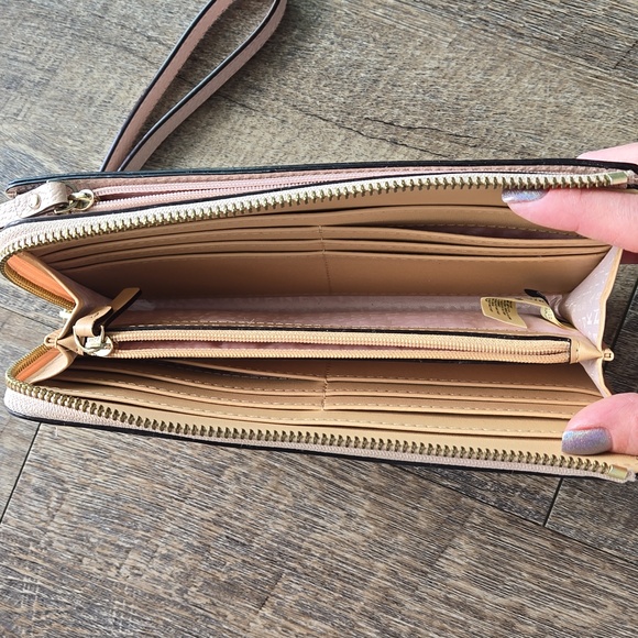 Kate Spade Wallet - Picture 4 of 5